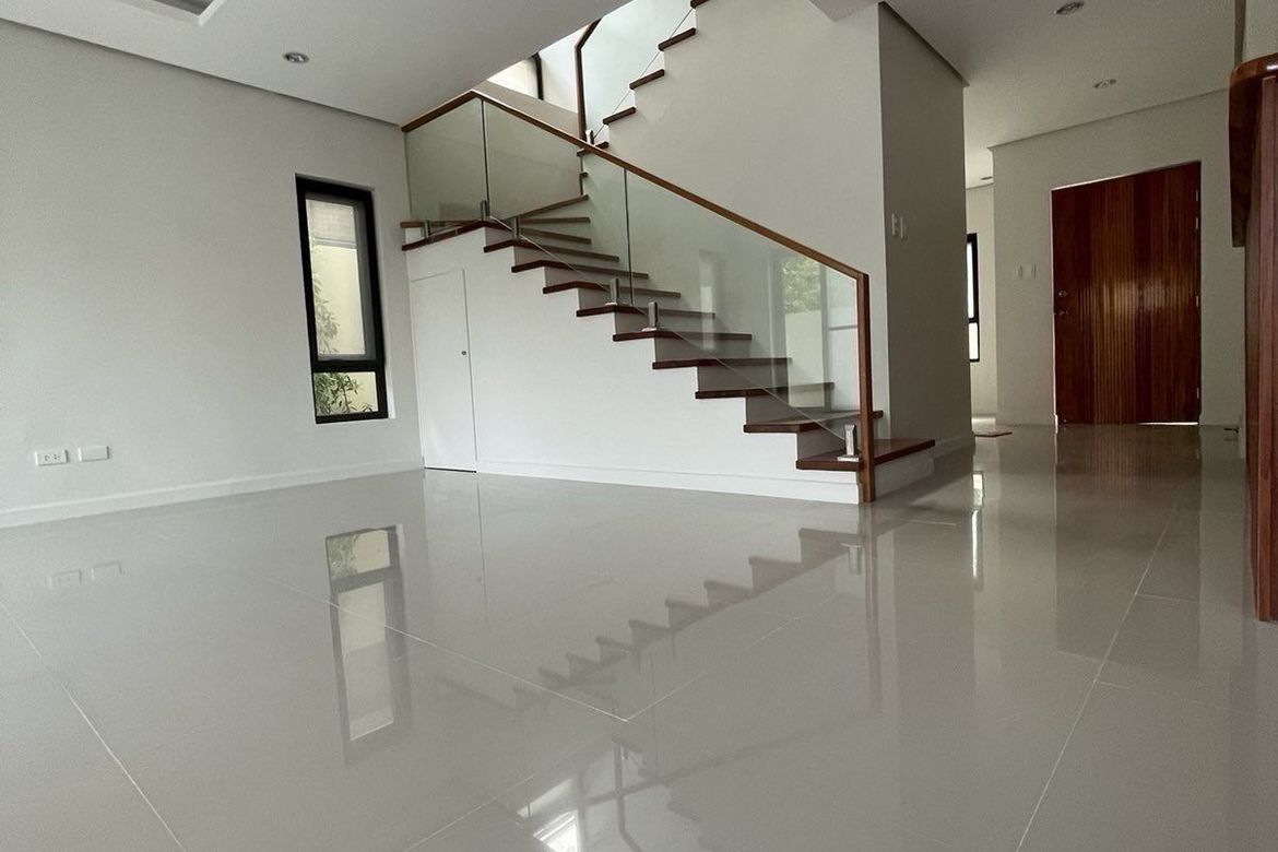 4 Bedroom Townhouse for Sale in Cittadella Executive Village, Pulang Lupa Dos, Las Piñas, Metro Manila – photo 5