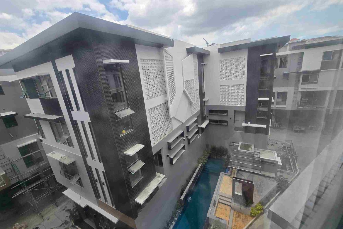 4 Bedroom Townhouse for Sale in Corazon de Jesus, San Juan, Metro Manila near LRT-2 J. Ruiz – photo 4