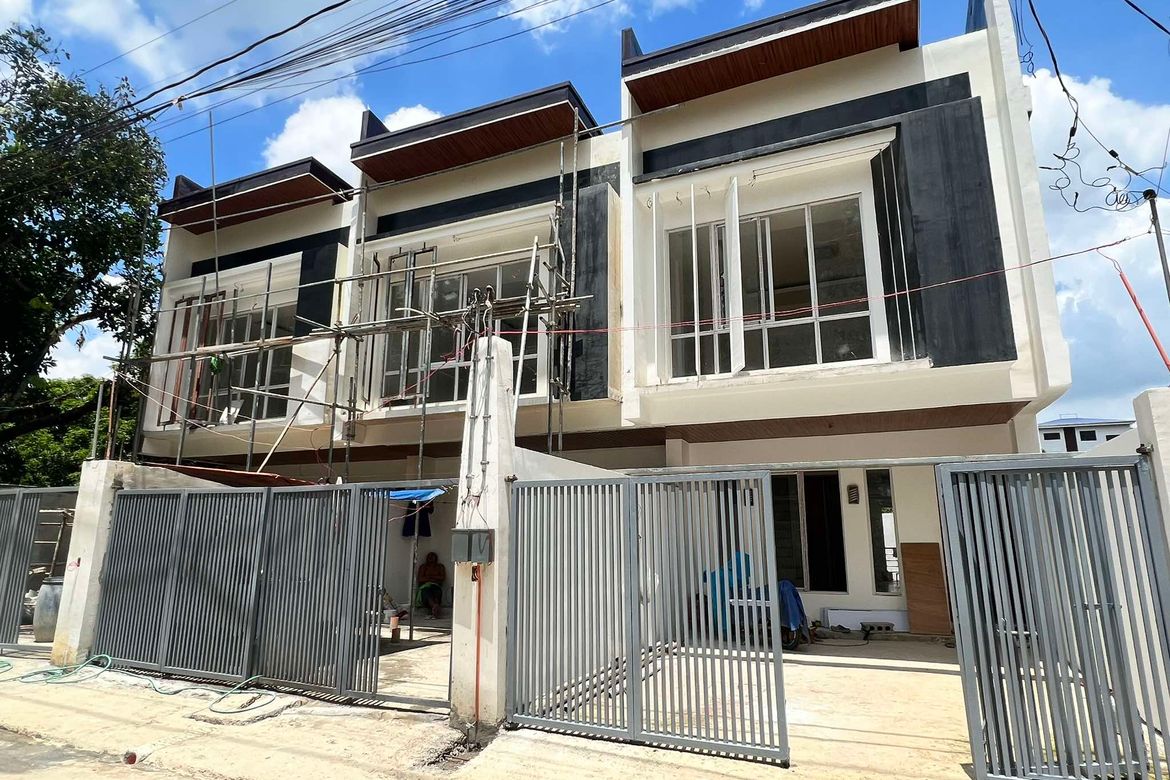 4 Bedroom Townhouse for Sale in Dela Paz, Antipolo, Rizal