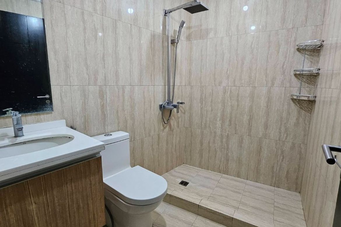 4 Bedroom Townhouse for Sale in Dover Hill, Addition Hills, San Juan, Metro Manila – photo 3