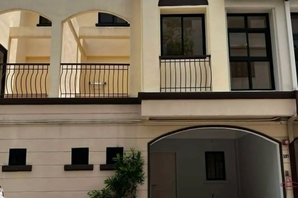 4 Bedroom Townhouse for Sale in GOLFHILL GARDENS, Ramon Magsaysay, Quezon City, Metro Manila near LRT-1 Roosevelt