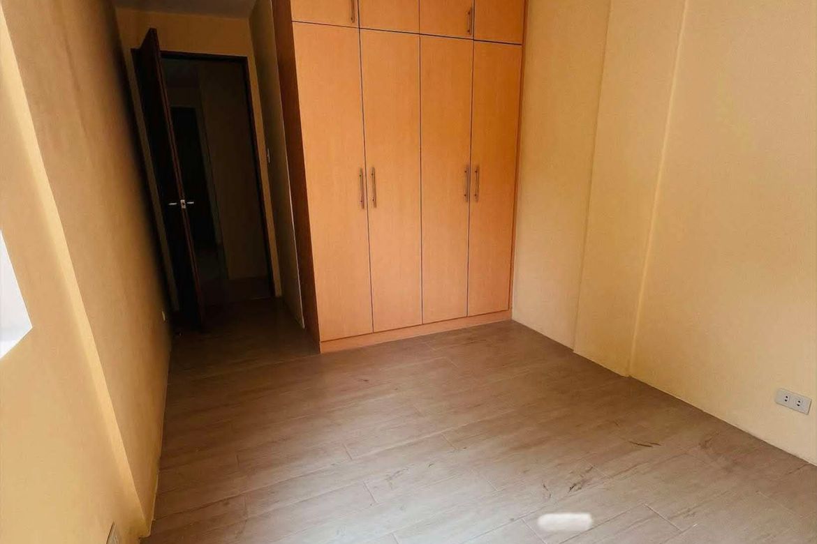 4 Bedroom Townhouse for Sale in GOLFHILL GARDENS, Ramon Magsaysay, Quezon City, Metro Manila near LRT-1 Roosevelt – photo 2