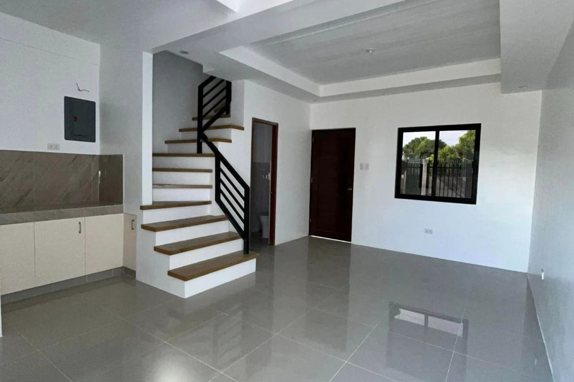 4 Bedroom Townhouse for Sale in Guitnang Bayan I, San Mateo, Rizal – photo 4