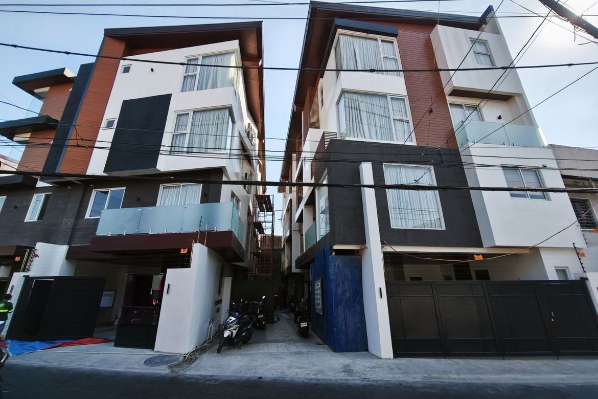 4 Bedroom Townhouse for Sale in Hagdang Bato Itaas, Mandaluyong, Metro Manila