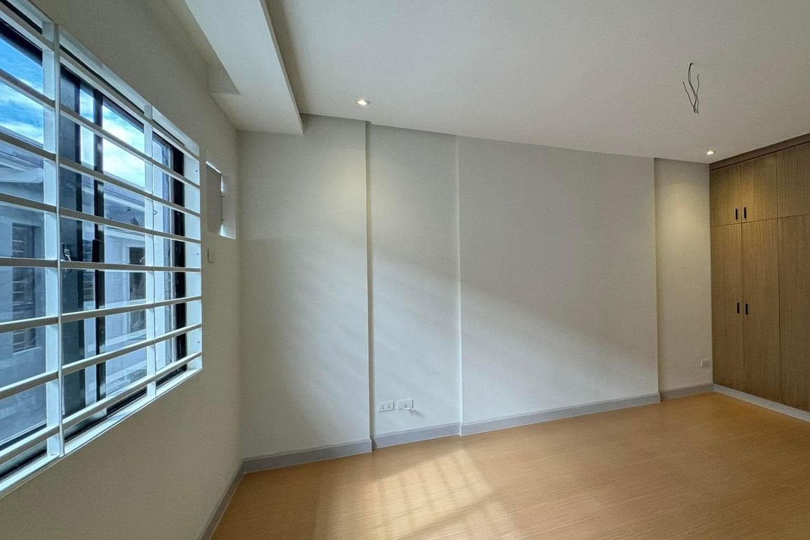 4 Bedroom Townhouse for Sale in Holy Spirit, Quezon City, Metro Manila – photo 4