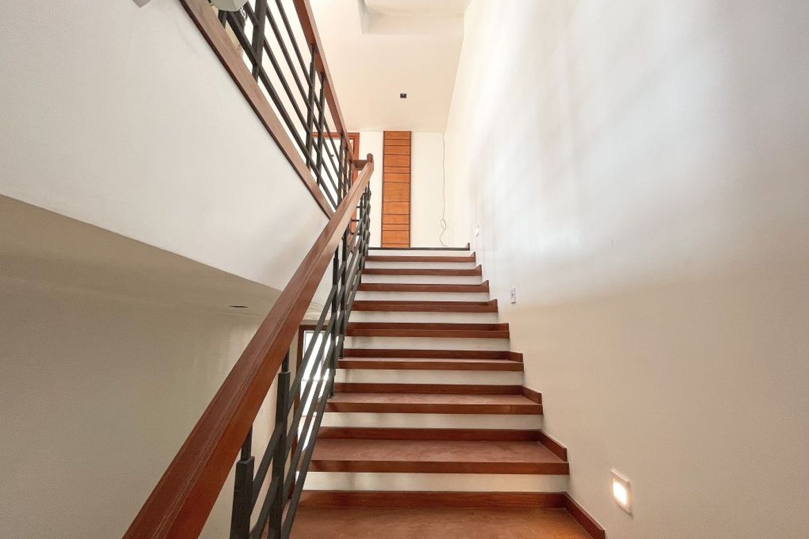 4 Bedroom Townhouse for Sale in Kapitolyo, Pasig, Metro Manila near MRT-3 Boni – photo 6