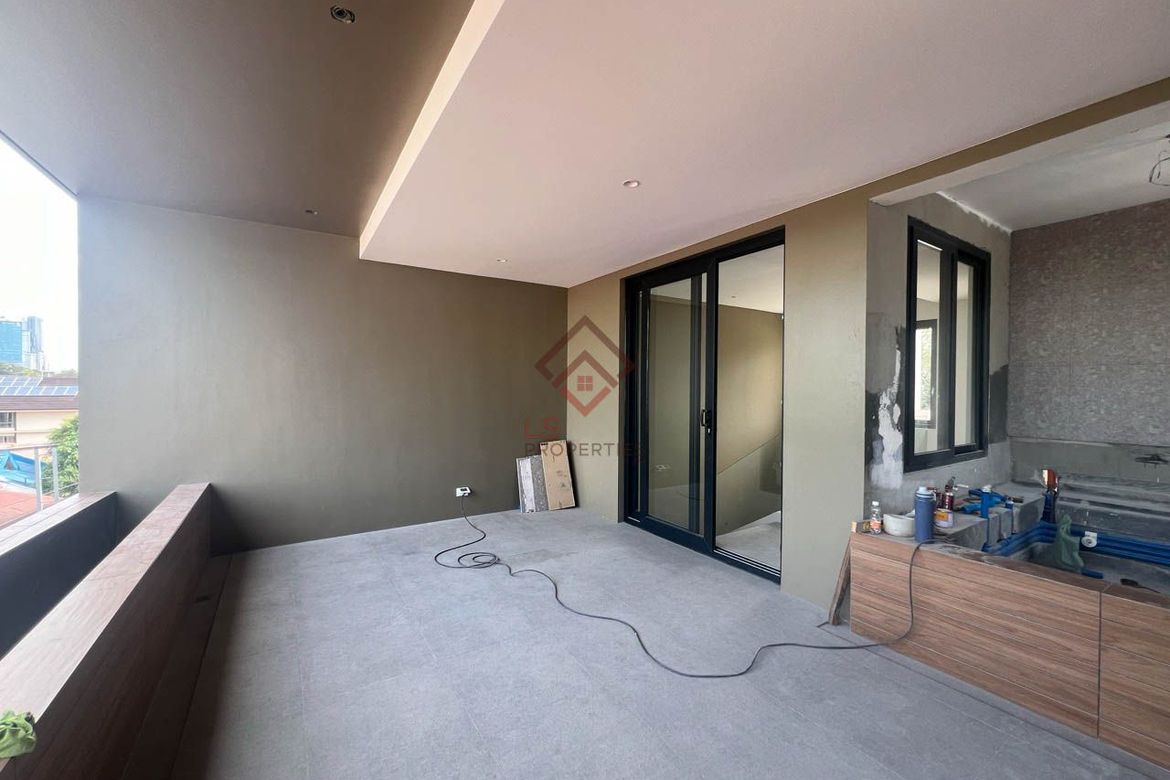 4 Bedroom Townhouse for Sale in Little Baguio, San Juan, Metro Manila – photo 2
