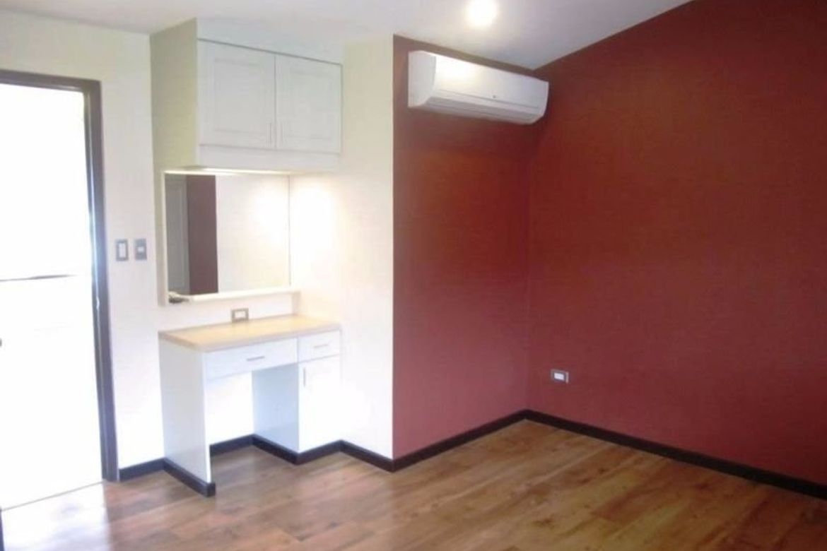 4 Bedroom Townhouse for Sale in Lourdes North West, Angeles, Pampanga – photo 3