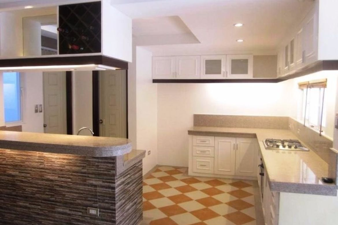 4 Bedroom Townhouse for Sale in Lourdes North West, Angeles, Pampanga – photo 8