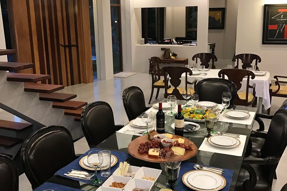 4 Bedroom Townhouse for Sale in Magallanes, Makati City near MRT-3 Magallanes – photo 7