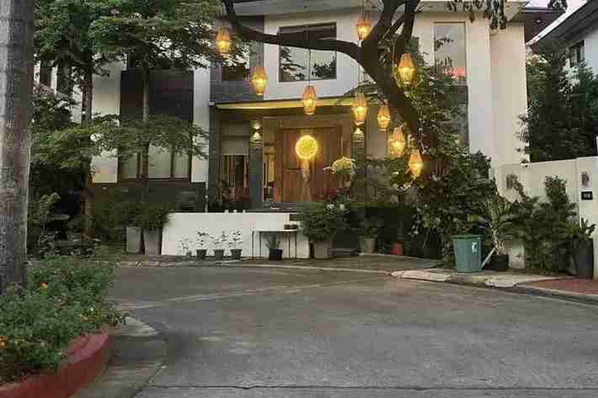 4 Bedroom Townhouse for Sale in Magallanes, Makati, Metro Manila near MRT-3 Magallanes – photo 2