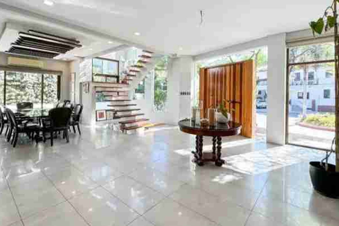 4 Bedroom Townhouse for Sale in Magallanes, Makati, Metro Manila near MRT-3 Magallanes – photo 6