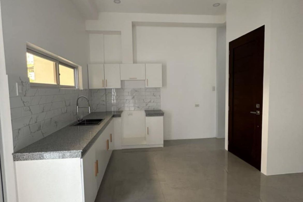 4 Bedroom Townhouse for Sale in Malate, Manila, Metro Manila near LRT-1 Vito Cruz – photo 4