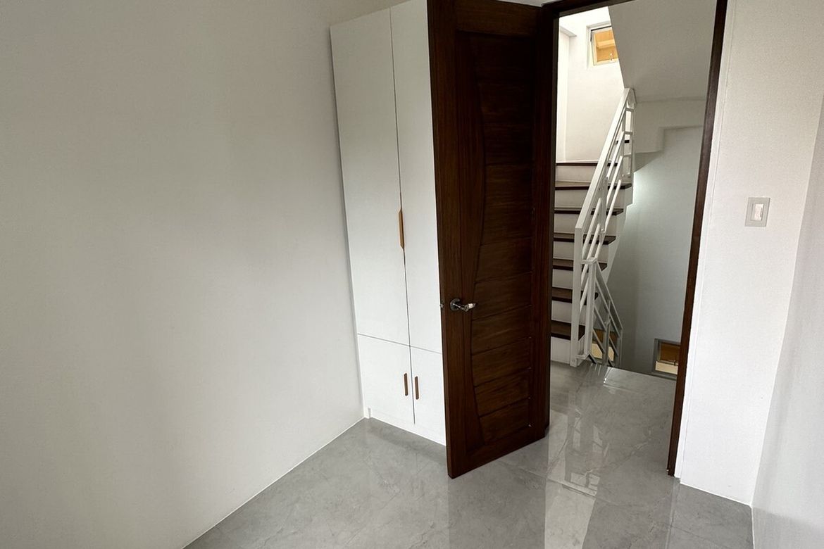 4 Bedroom Townhouse for Sale in Malate, Manila, Metro Manila near LRT-1 Vito Cruz – photo 6