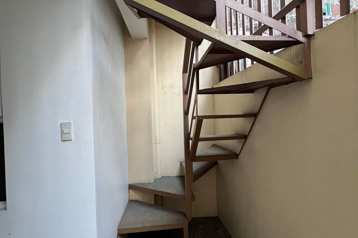 4 Bedroom Townhouse for Sale in Manila, Metro Manila near LRT-2 Legarda – photo 5