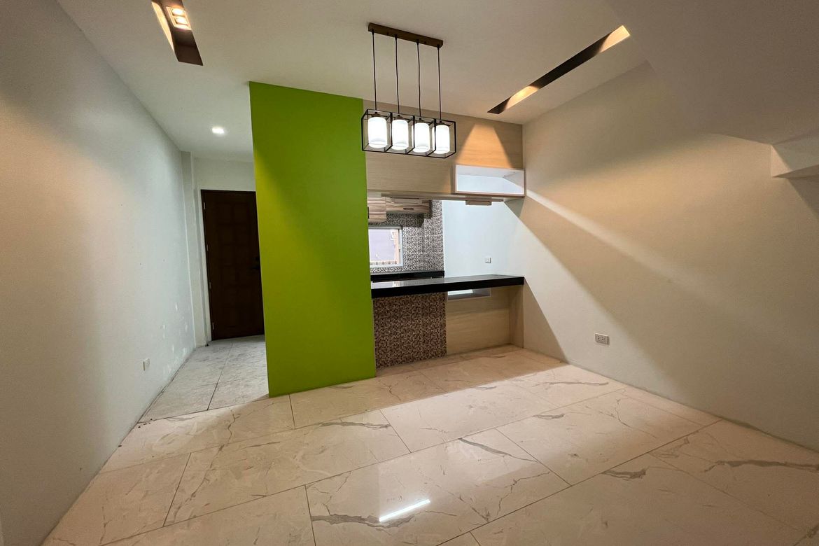 4 Bedroom Townhouse for Sale in Manila, Metro Manila near LRT-2 Legarda – photo 7