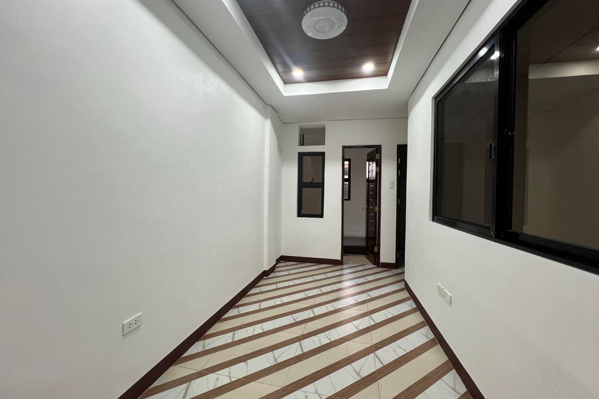 4 Bedroom Townhouse for Sale in Manila, Metro Manila near LRT-2 Legarda – photo 8