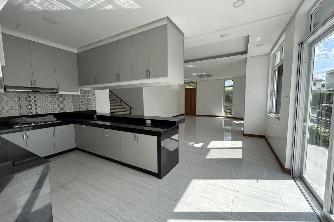 4 Bedroom Townhouse for Sale in Merville, Parañaque, Metro Manila – photo 3