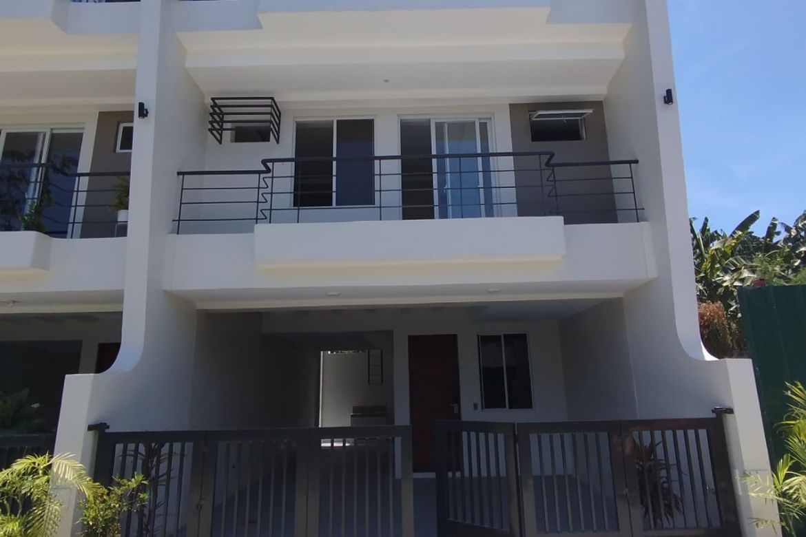 4 Bedroom Townhouse for Sale in Merville, Parañaque, Metro Manila