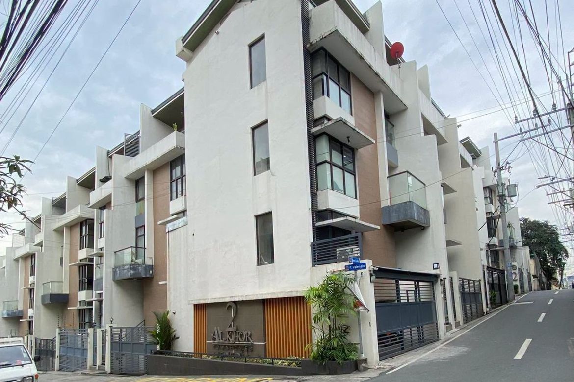 4 Bedroom Townhouse for Sale in Onse, San Juan, Metro Manila