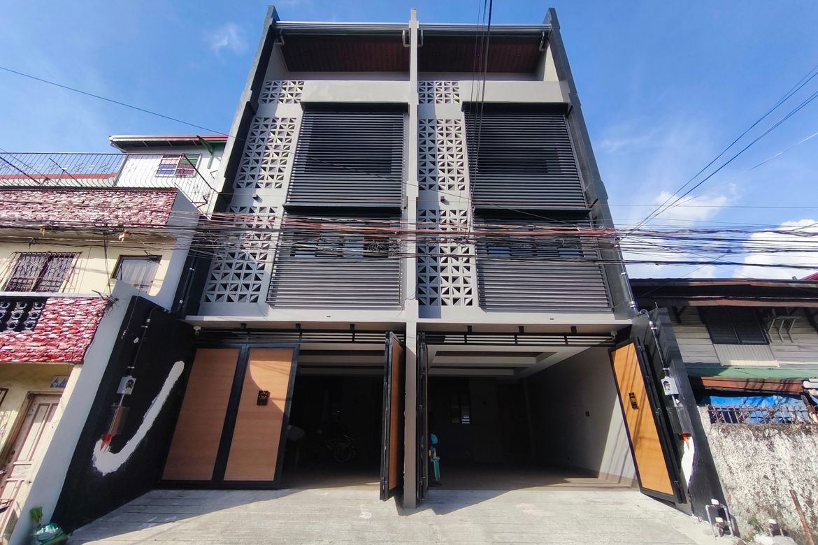 4 Bedroom Townhouse for Sale in Paang Bundok, Quezon City, Metro Manila