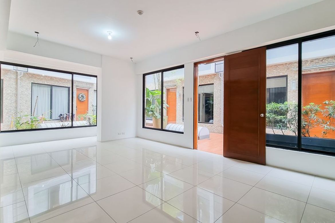 4 Bedroom Townhouse for Sale in Pasadeña, San Juan, Metro Manila near LRT-2 Gilmore – photo 2