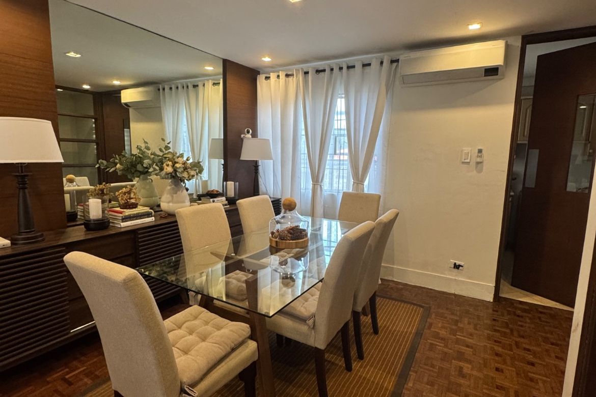 4 Bedroom Townhouse for Sale in Pasadeña, San Juan, Metro Manila near LRT-2 Gilmore