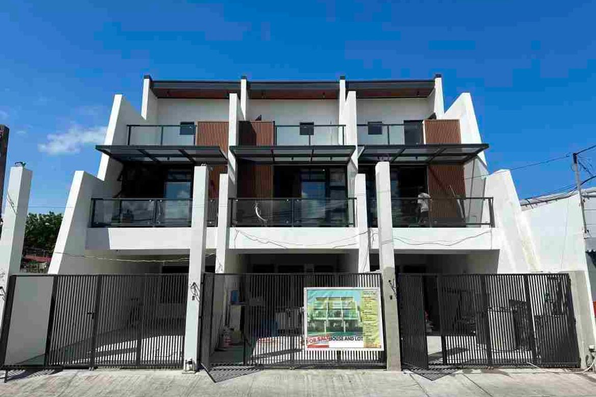 4 Bedroom Townhouse for Sale in Pilar, Las Piñas, Metro Manila