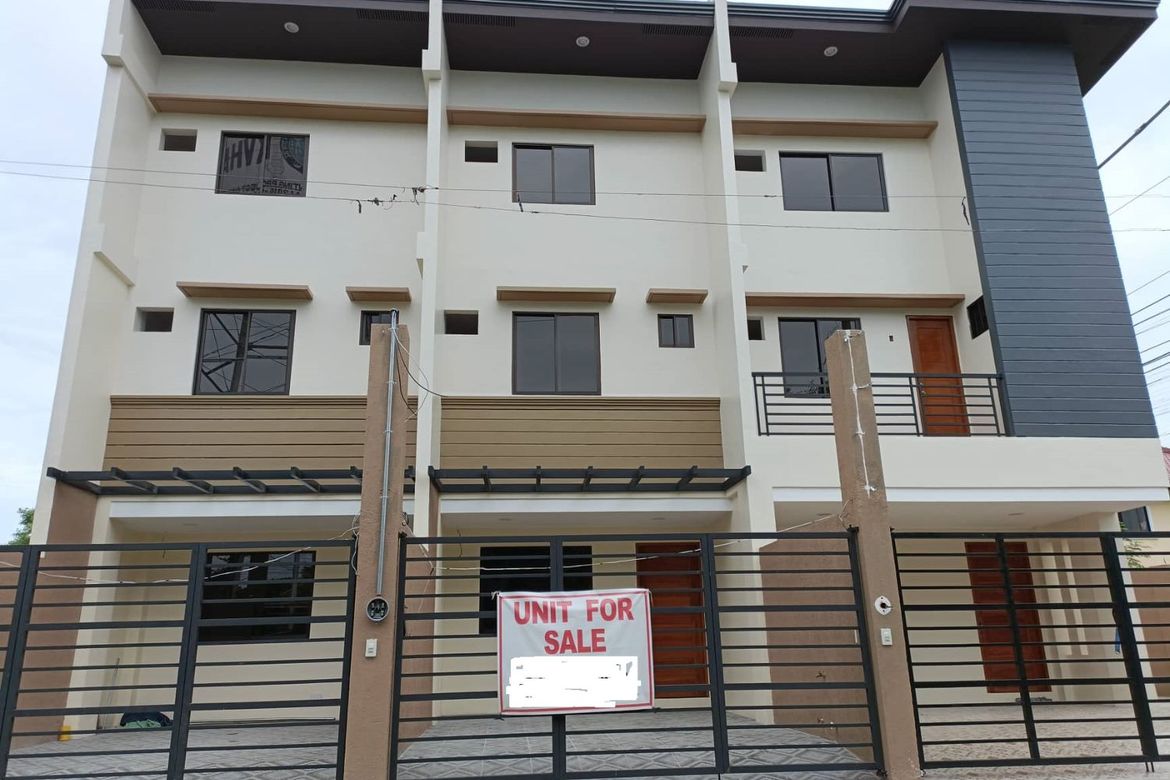 4 Bedroom Townhouse for Sale in Poblacion, Muntinlupa, Metro Manila
