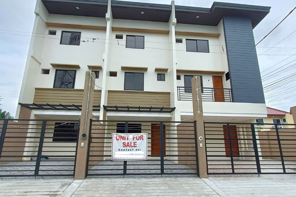 4 Bedroom Townhouse for Sale in Poblacion, Muntinlupa, Metro Manila – photo 2