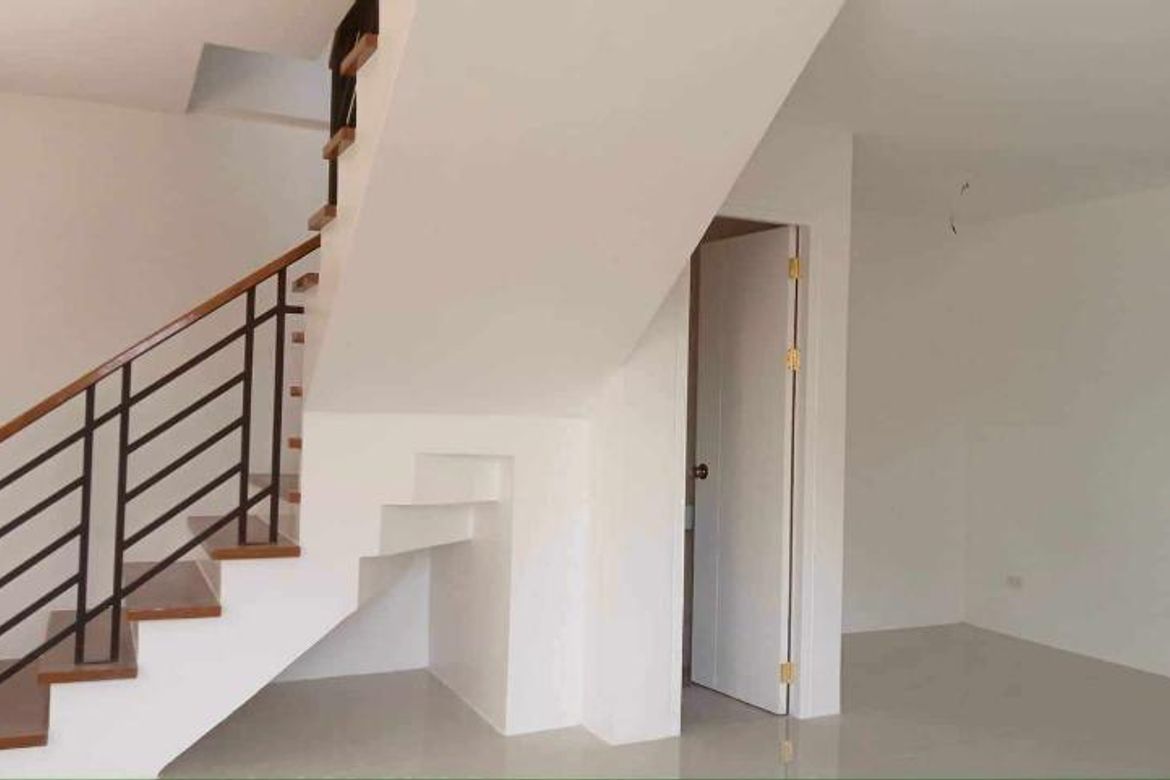 4 Bedroom Townhouse for Sale in Poblacion, Muntinlupa, Metro Manila – photo 4