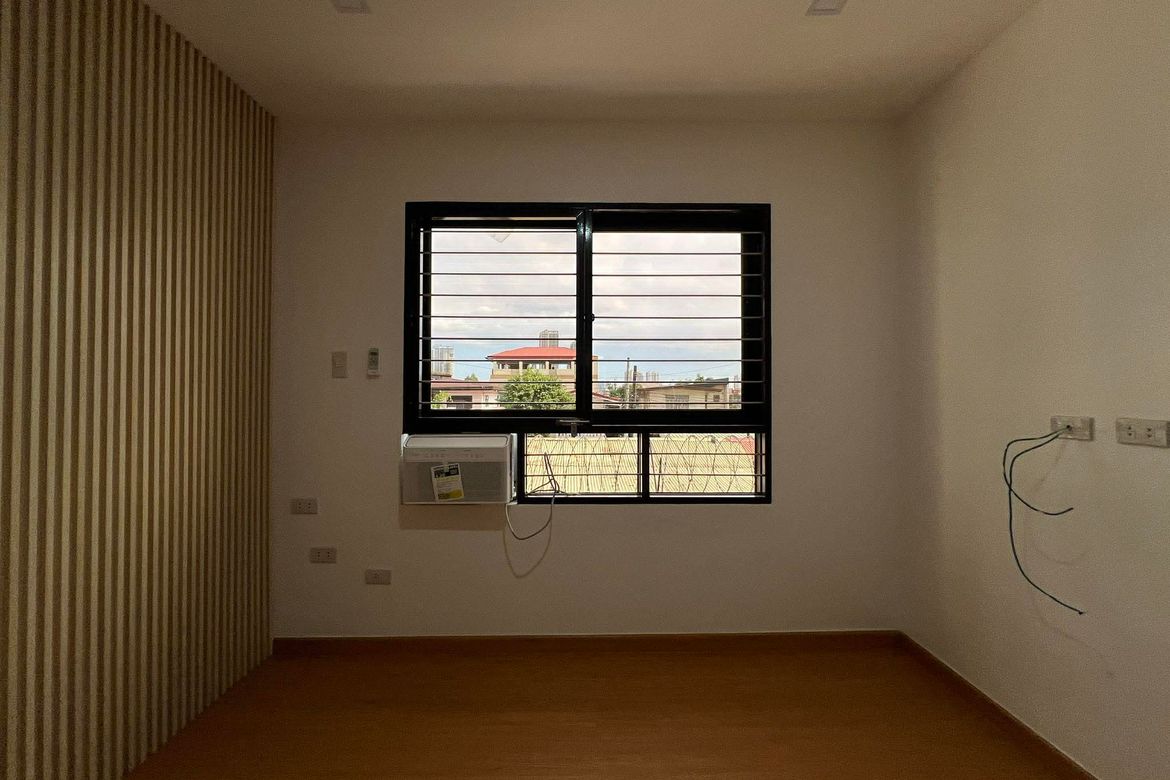 4 Bedroom Townhouse for Sale in Roxas, Quezon City, Metro Manila – photo 3