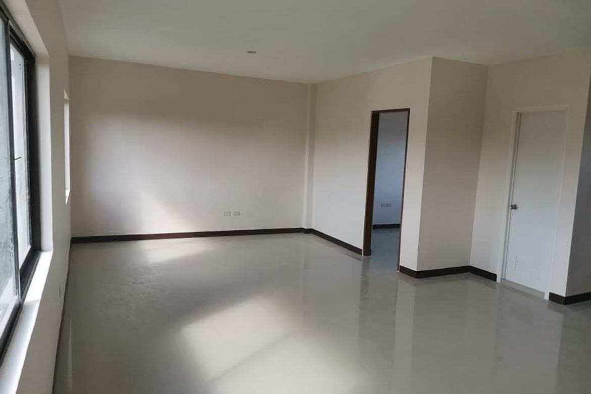 4 Bedroom Townhouse for Sale in San Antonio, Los Baños, Laguna – photo 8