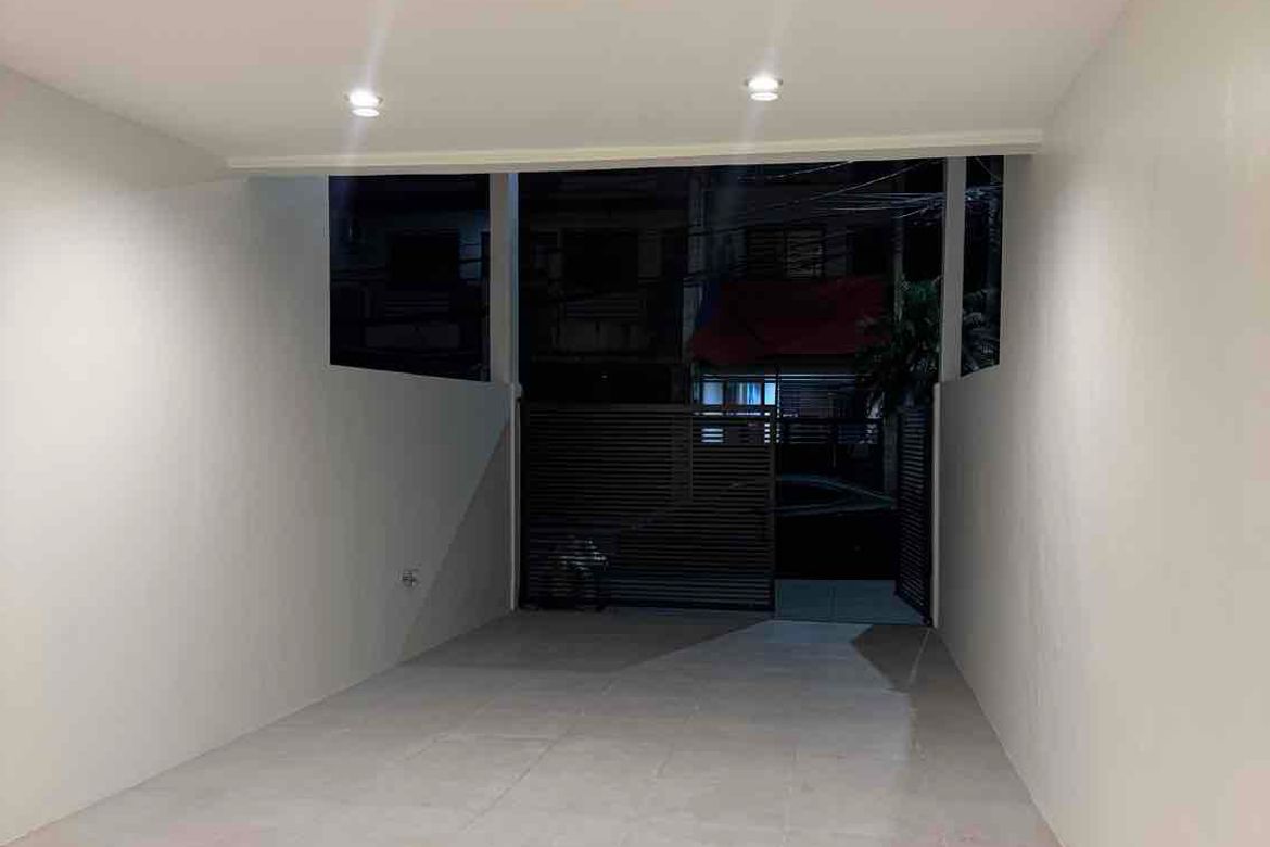 4 Bedroom Townhouse for Sale in San Isidro, Parañaque, Metro Manila – photo 2