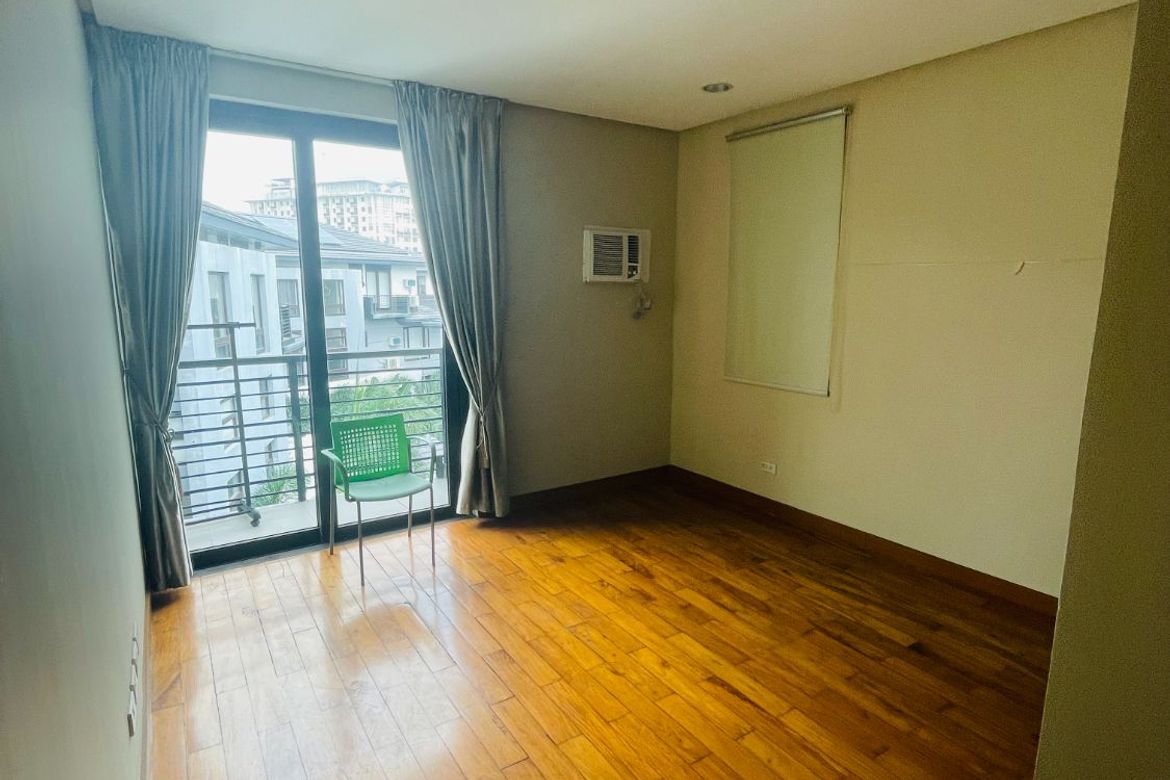 4 Bedroom Townhouse for Sale in San Juan Townhouse, San Juan, Metro Manila near LRT-2 J. Ruiz – photo 8