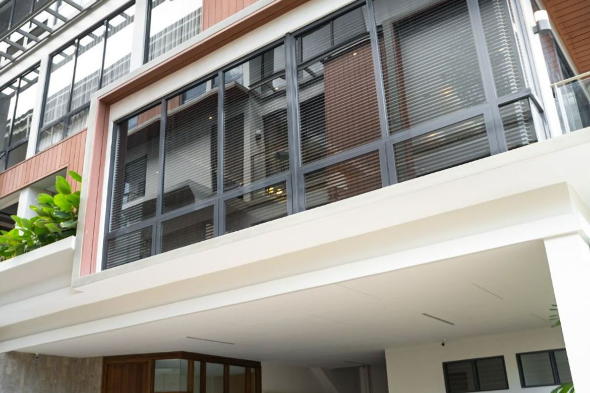 4 Bedroom Townhouse for Sale in Santa Cruz, Manila, Metro Manila near LRT-1 Doroteo Jose – photo 2