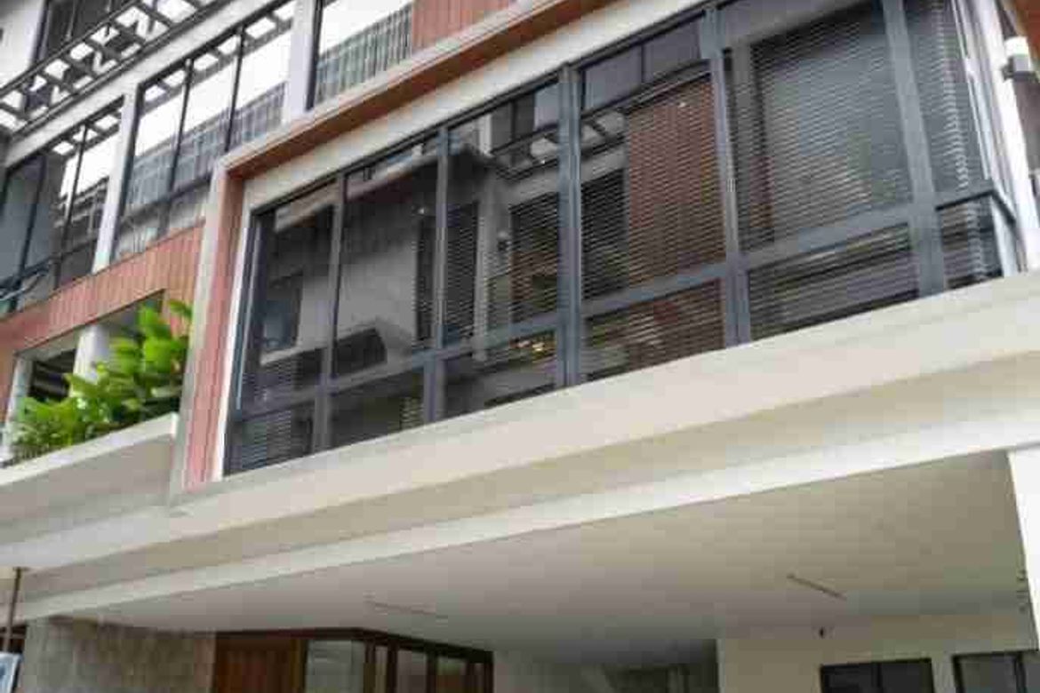 4 Bedroom Townhouse for Sale in Santa Mesa, Manila, Metro Manila near LRT-2 Pureza – photo 2