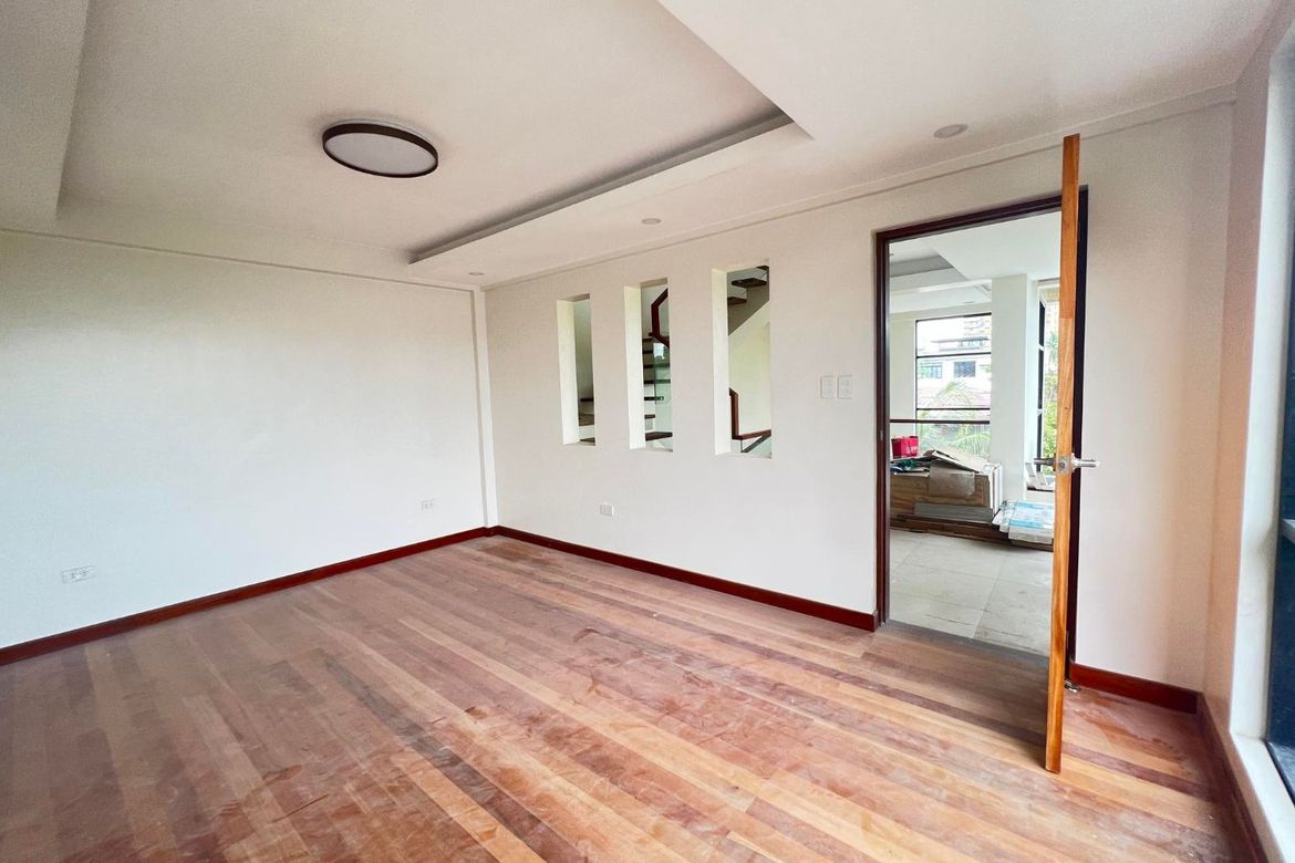 4 Bedroom Townhouse for Sale in Santa Mesa, Manila, Metro Manila near LRT-2 V. Mapa – photo 2