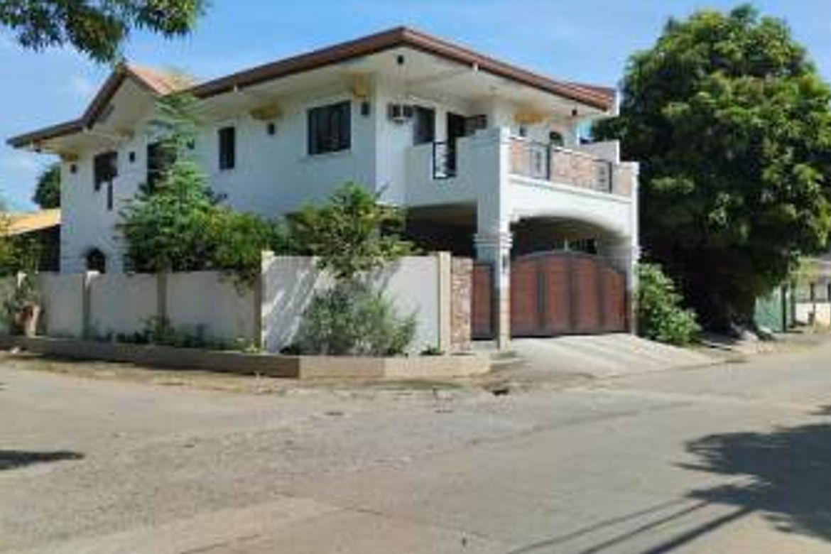 4 Bedroom Townhouse for Sale in Santo Domingo, Cainta, Rizal – photo 2