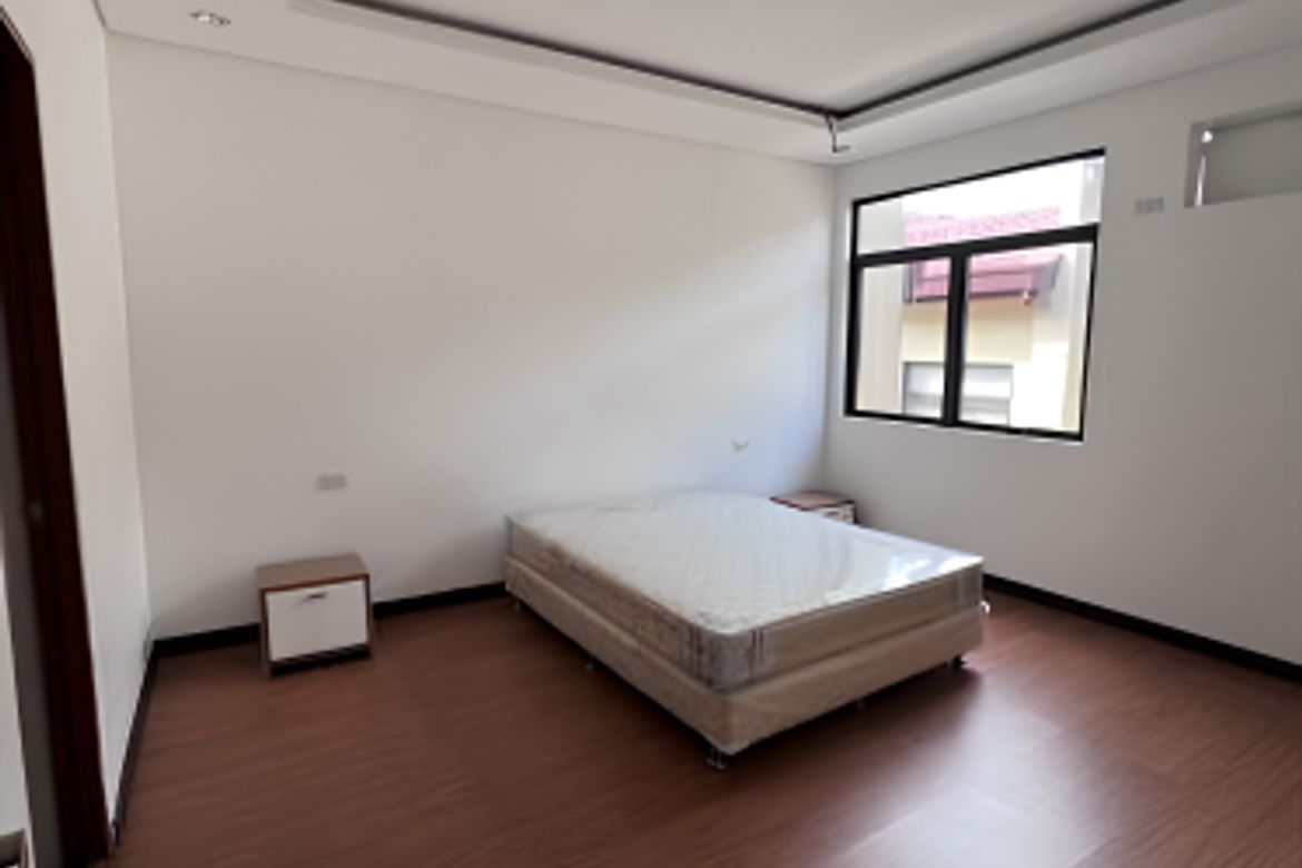 4 Bedroom Townhouse for Sale in Sikatuna Village, Quezon City, Metro Manila – photo 6