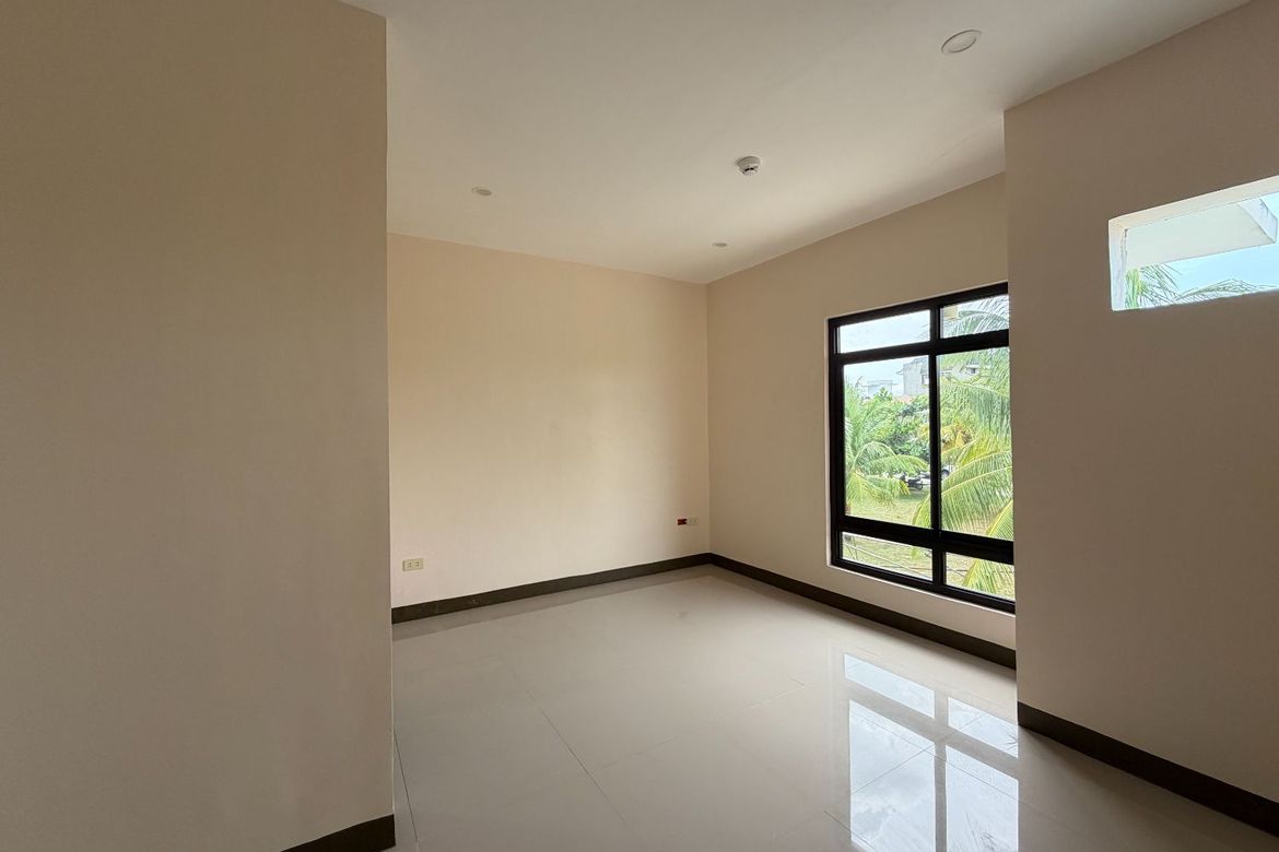 4 Bedroom Townhouse for Sale in Songculan, Dauis, Bohol – photo 4