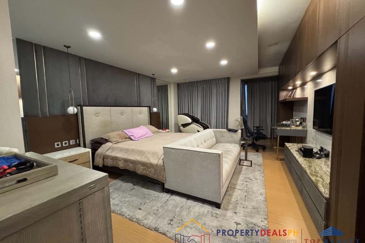 4 Bedroom Townhouse for Sale in South Triangle, Quezon City, Metro Manila near MRT-3 Quezon Avenue – photo 2
