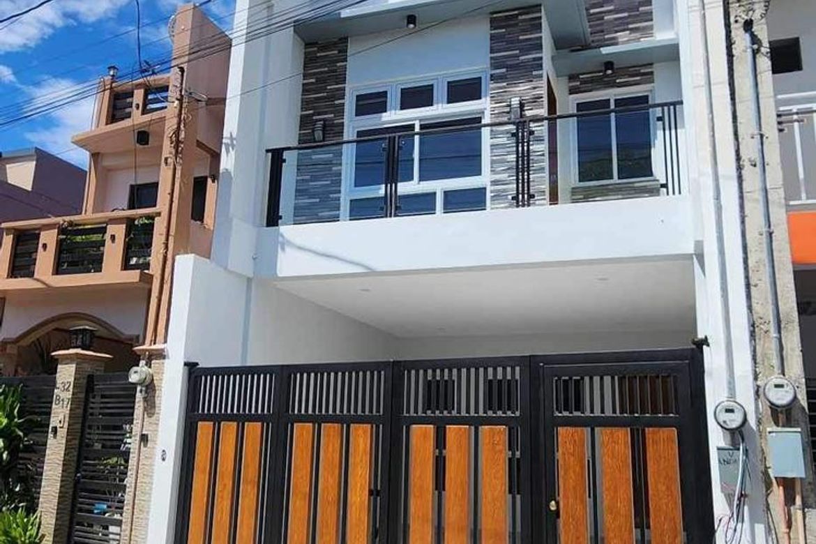 4 Bedroom Townhouse for Sale in Sun Valley, Parañaque, Metro Manila
