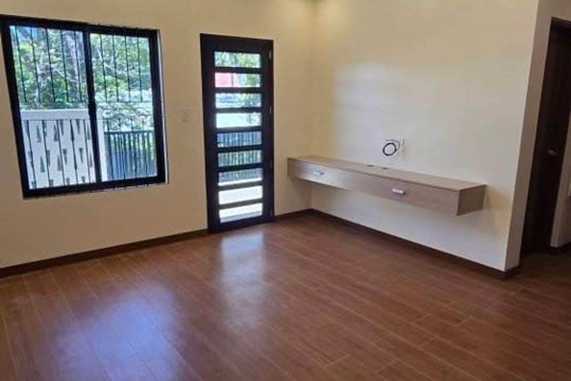 4 Bedroom Townhouse for Sale in Talon Dos, Las Piñas, Metro Manila – photo 2