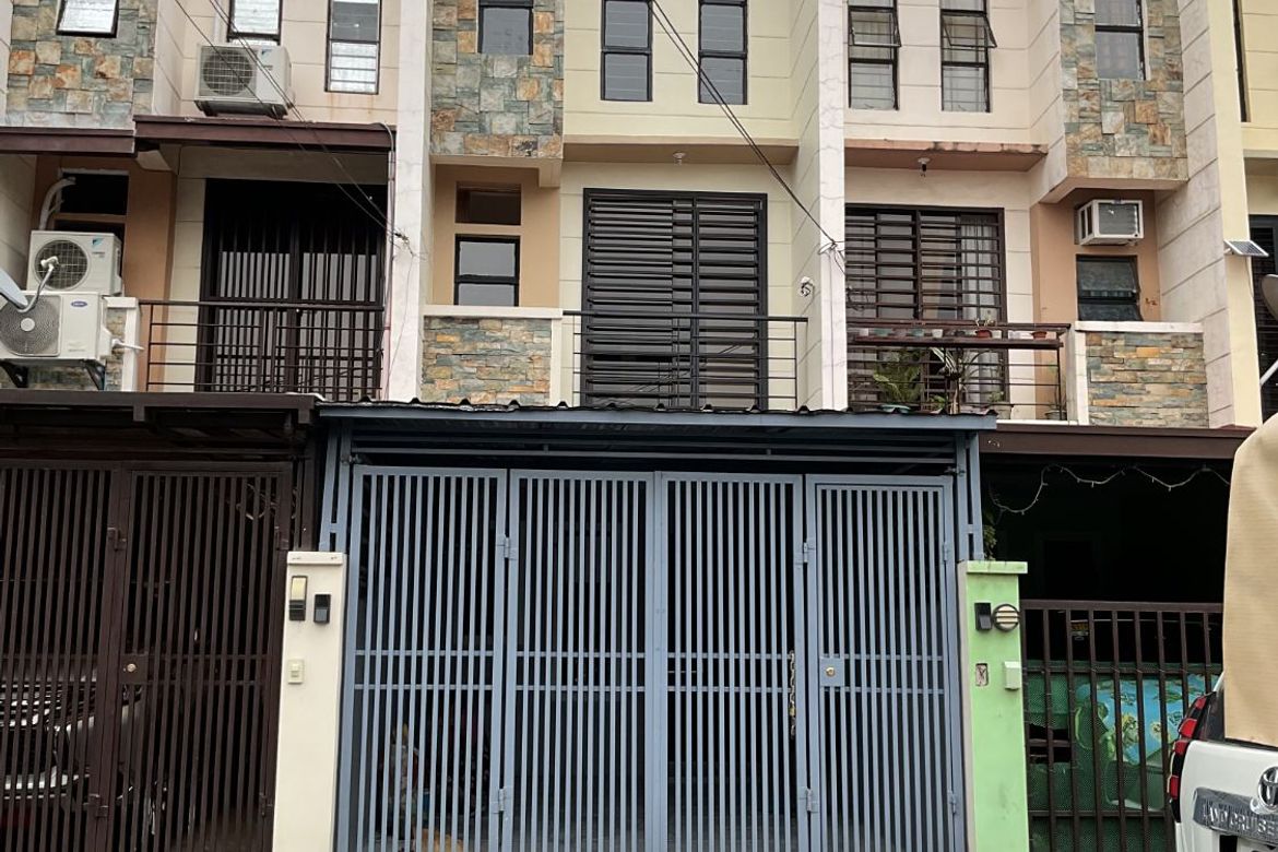 4 Bedroom Townhouse for Sale in Talon Kuatro, Las Piñas, Metro Manila