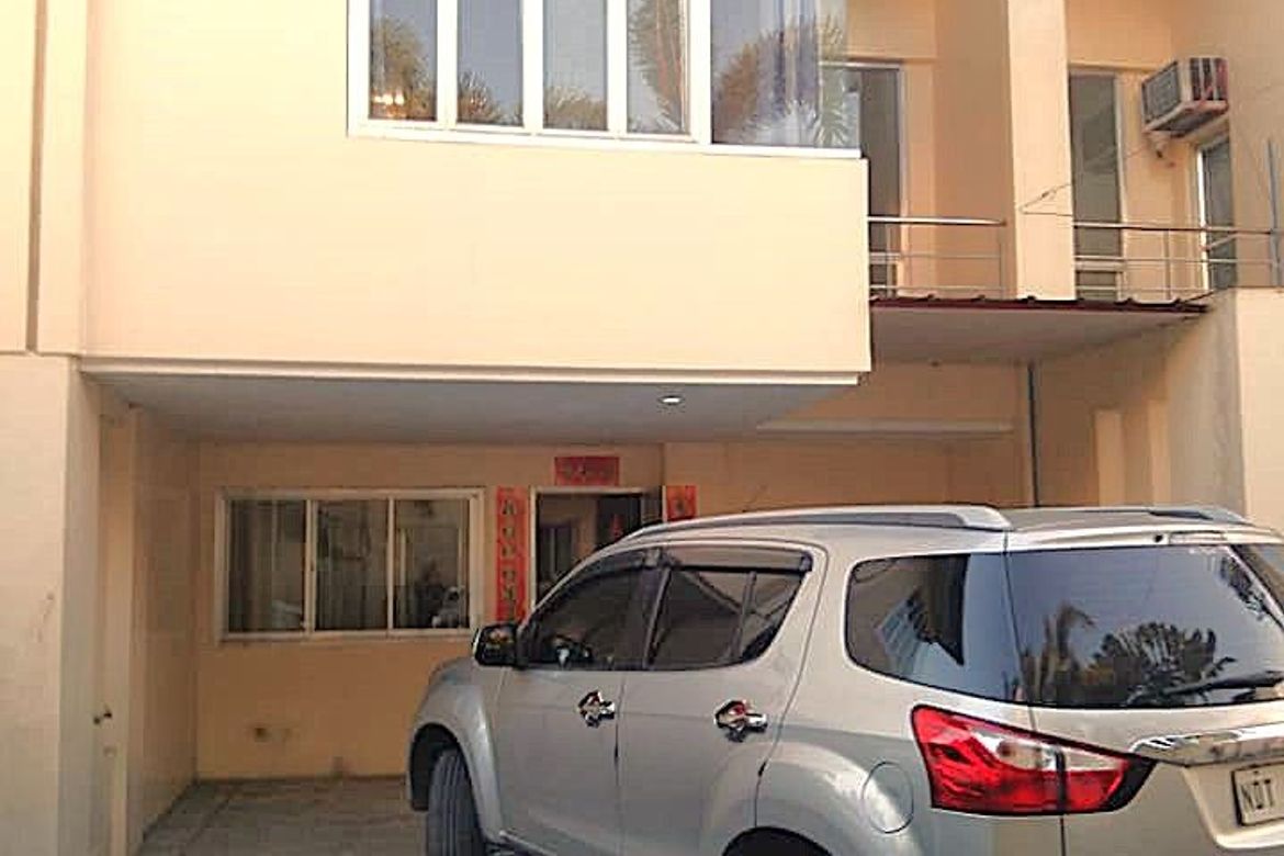 4 Bedroom Townhouse for Sale in Tambo, Parañaque, Metro Manila