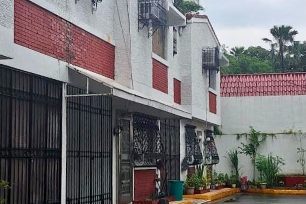 4 Bedroom Townhouse for Sale in Tambo, Parañaque, Metro Manila