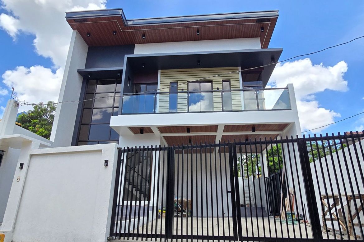 4 Bedroom Townhouse for Sale in Tandang Sora, Quezon City, Metro Manila
