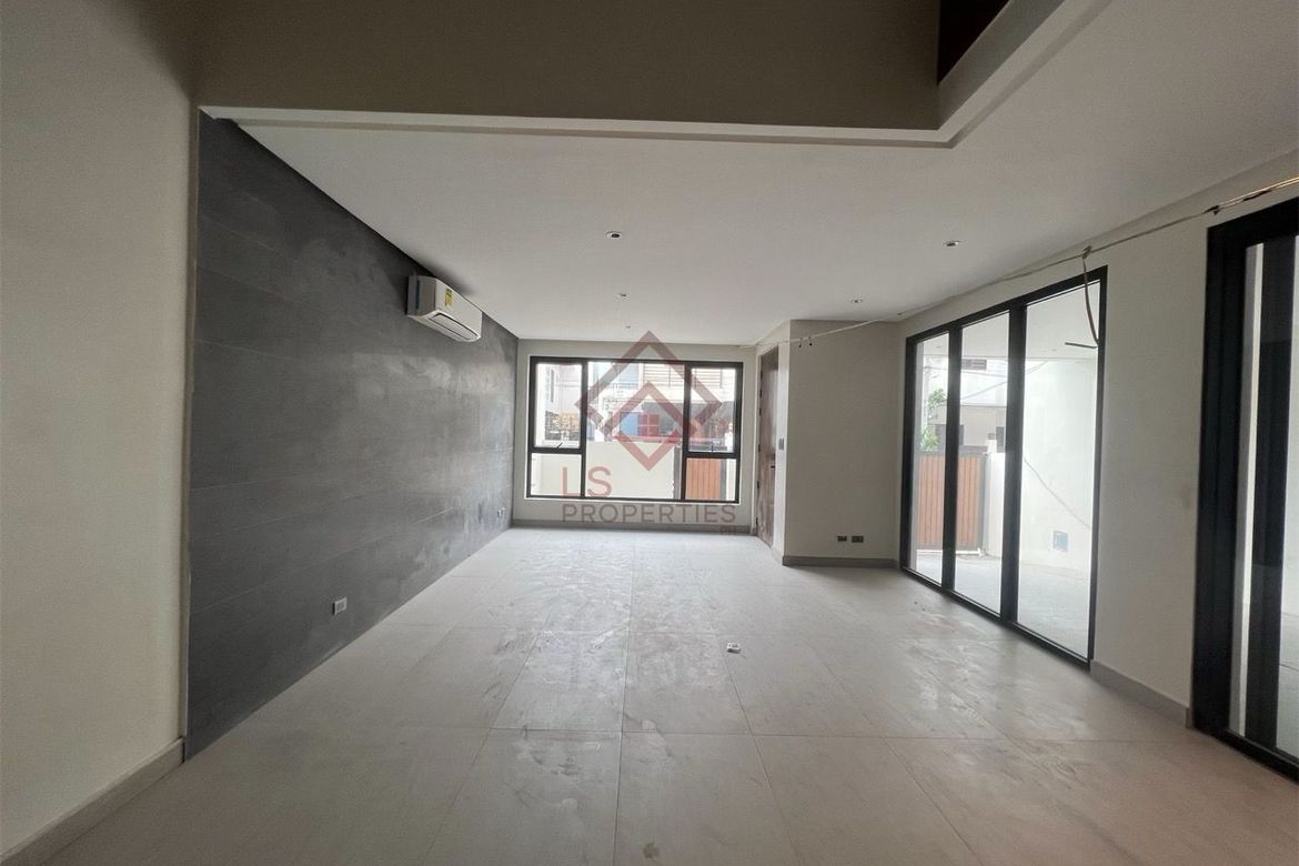 4 Bedroom Townhouse for Sale in Teheran St. Multinational Village Paranaque City, Don Bosco, Parañaque, Metro Manila near LRT-1 Bambang – photo 2