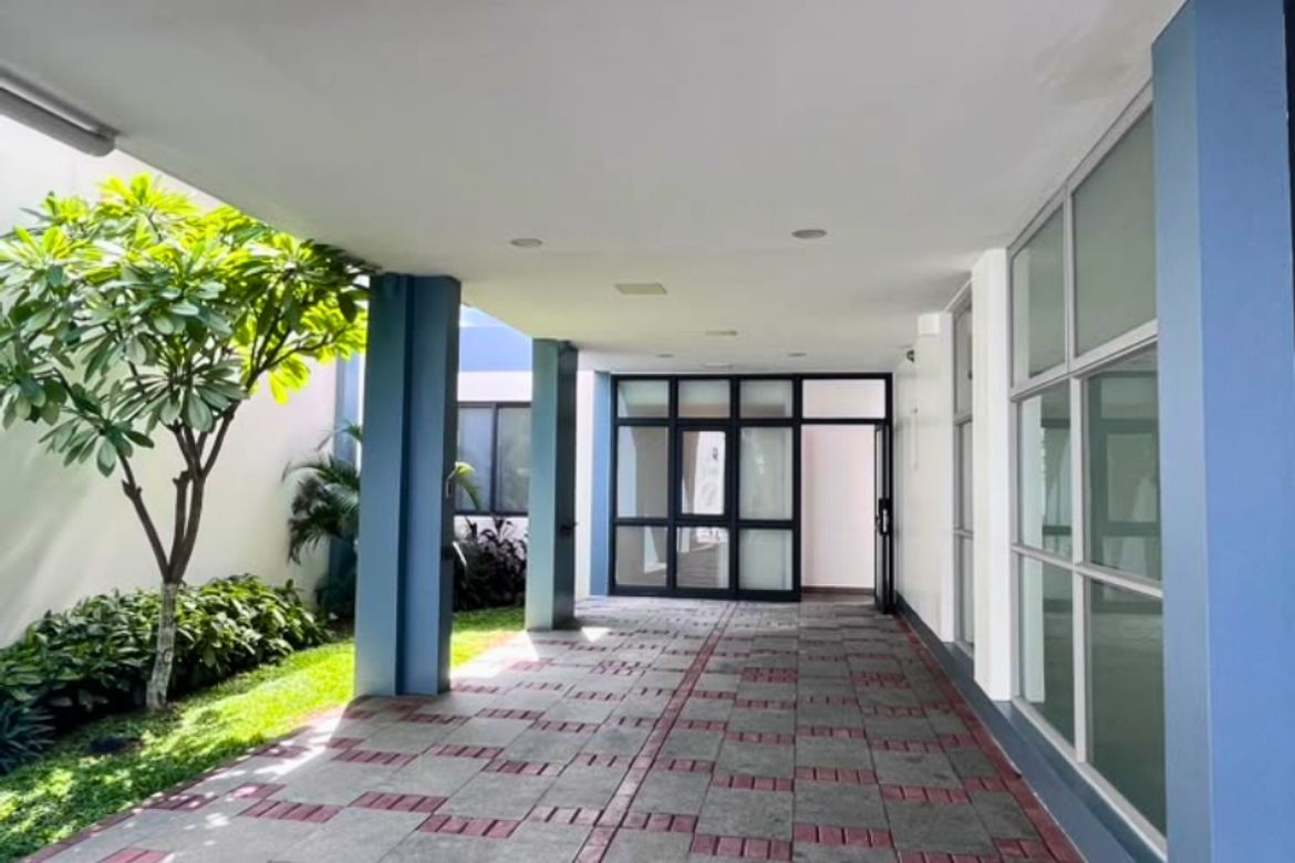 4 Bedroom Townhouse for Sale in The Hoover Townhouse, Addition Hills, San Juan, Metro Manila – photo 5